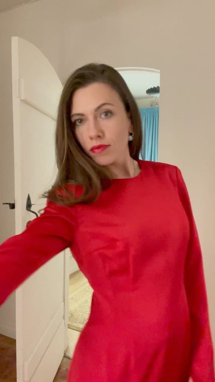 Post 2 by Ателье индивидуального пошива. Уникальная женская одежда on Instagram (video)