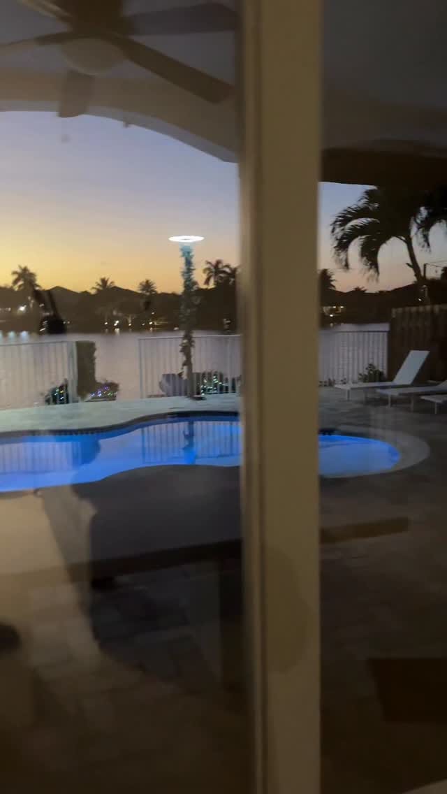 Post 4 by Camilo’s Spa on Instagram (video)