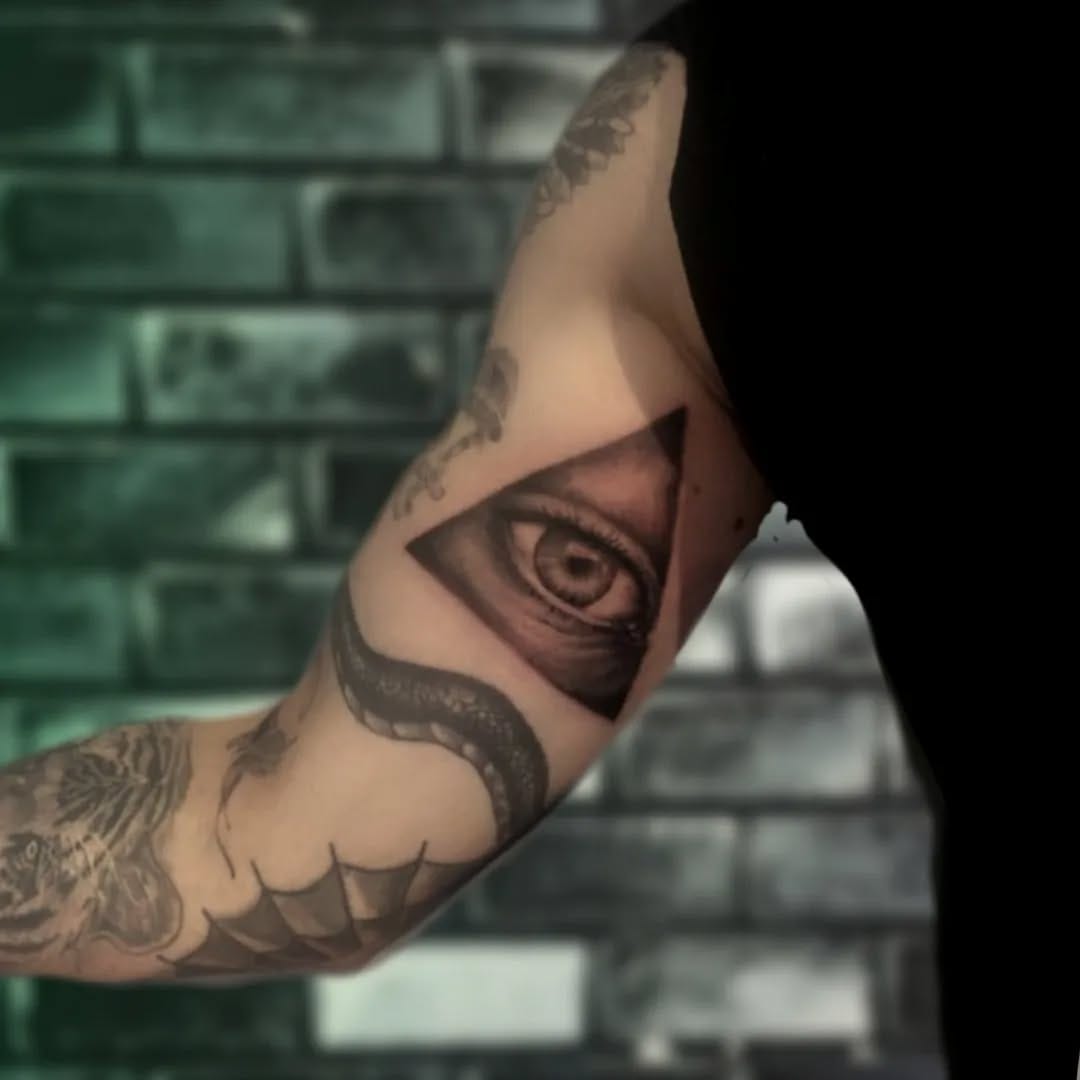 Post 10 by KADIKÖY DÖVME TATTOO on Instagram (image)
