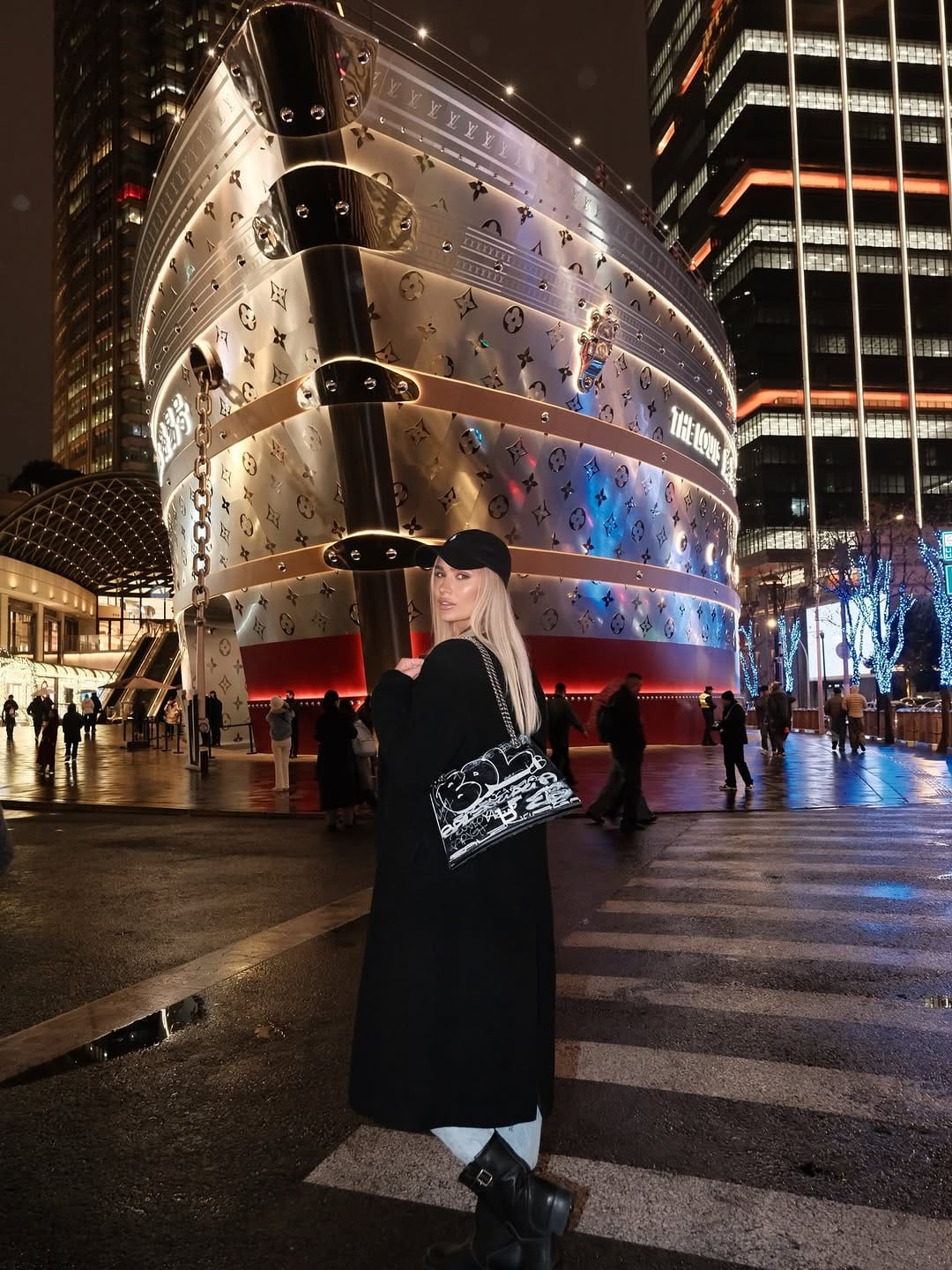 Post 2 by Alisa Shishkina on Instagram (carousel)