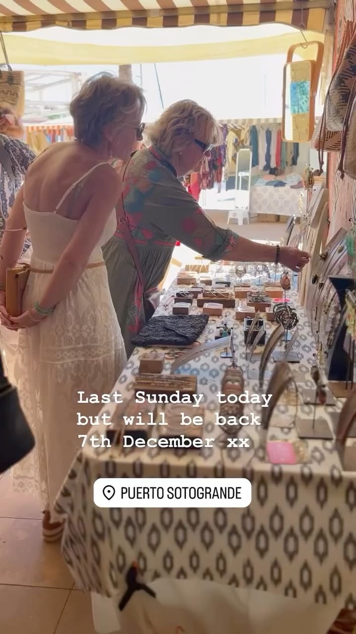Post 2 by Mucholarala Summer Fashion on Instagram (video)
