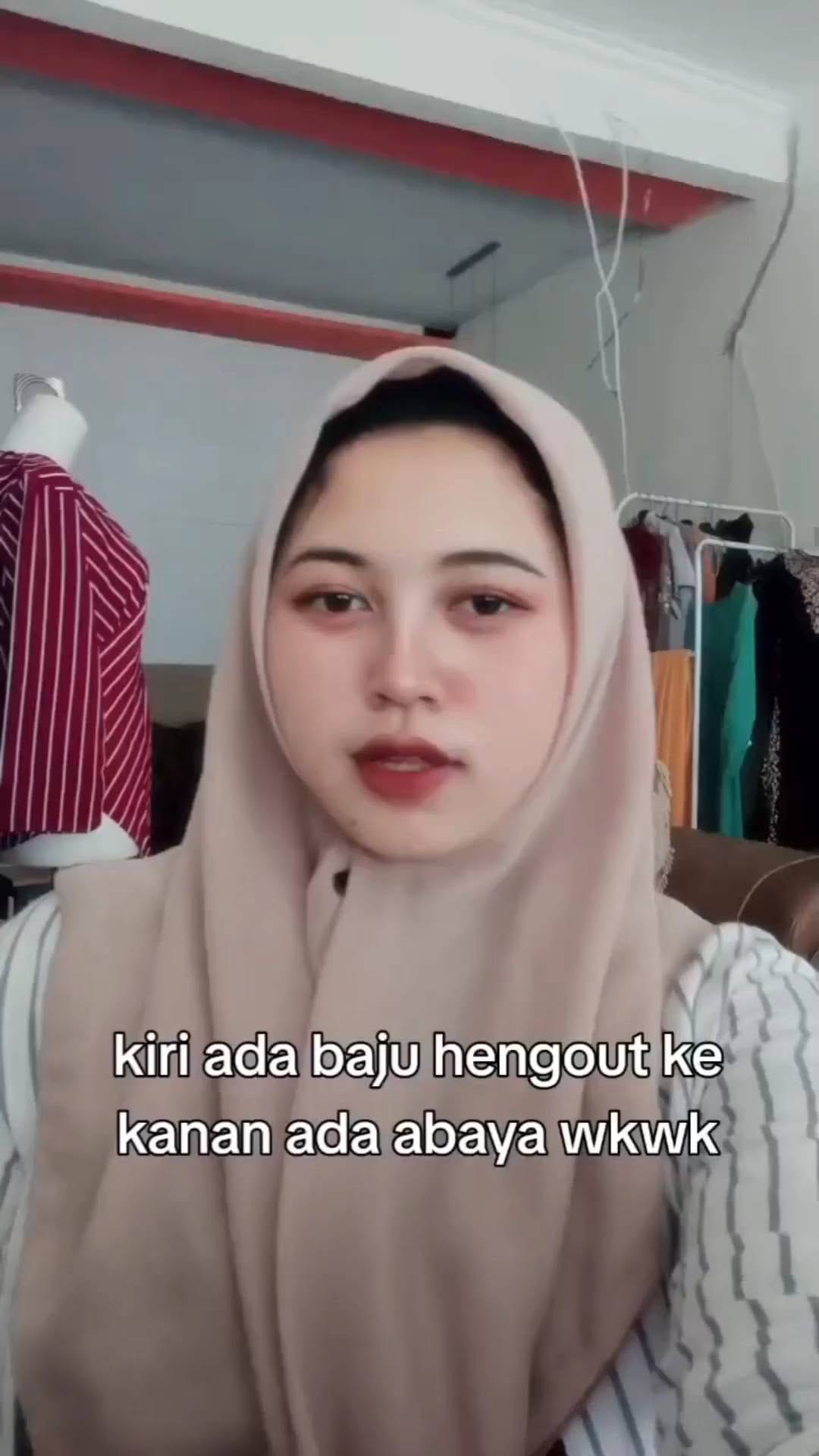 Post 5 by Produsen Baju Muslim on Instagram (video)