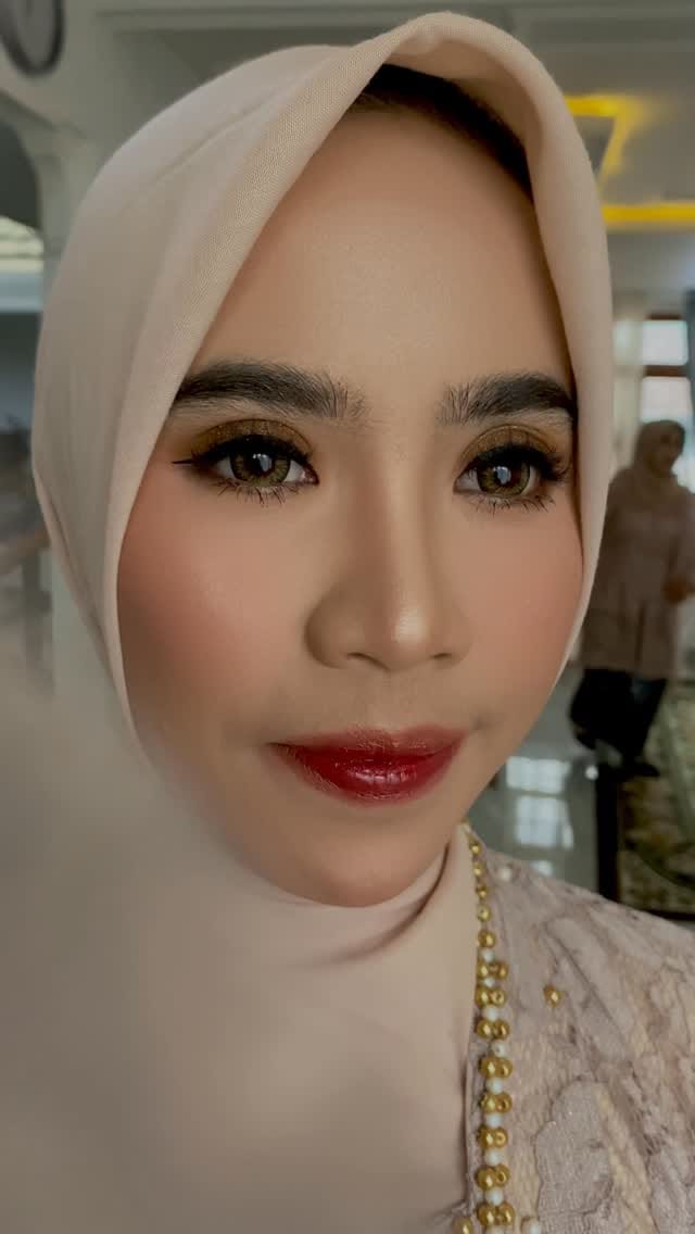 Post 3 by MUA JAKARTA - MAGELANG on Instagram (video)