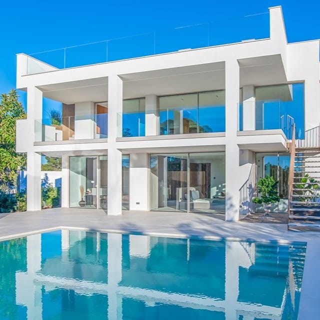 Post 8 by Jürgen TERHÜRNE PROPERTIES on Instagram (carousel)