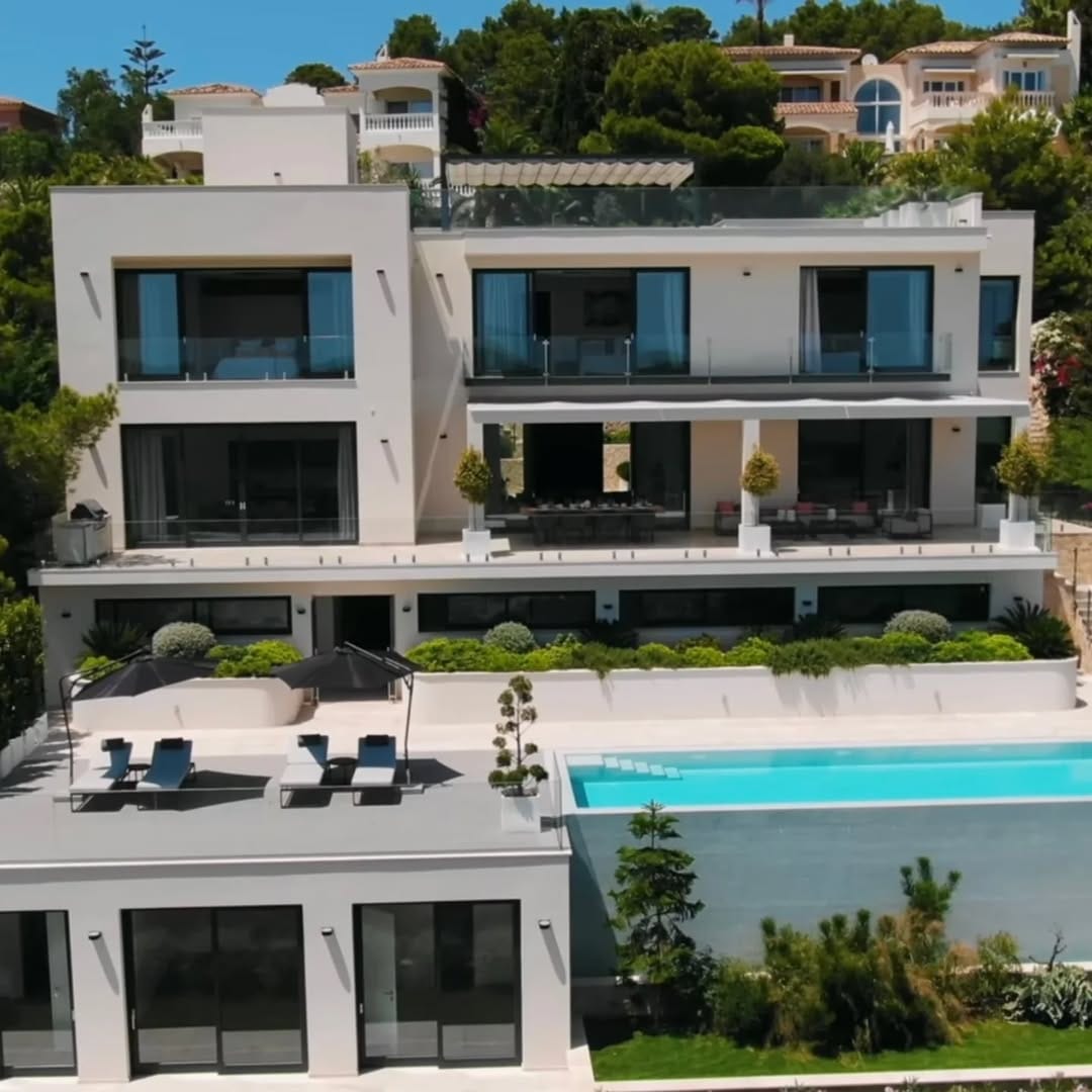 Post 2 by Jürgen TERHÜRNE PROPERTIES on Instagram (image)