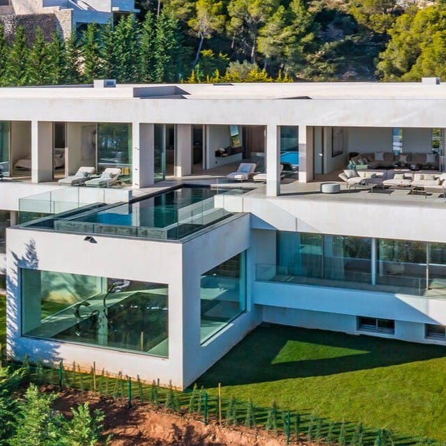 Post 9 by Jürgen TERHÜRNE PROPERTIES on Instagram (carousel)