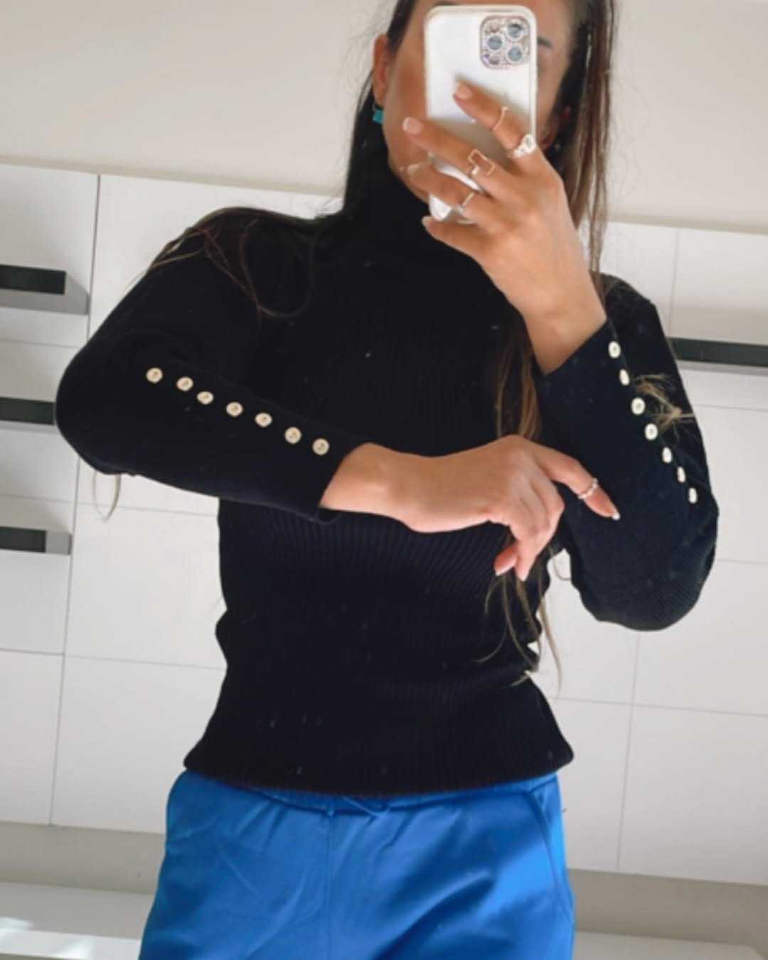 Post 8 by Kadın giyim - Moda - Butik on Instagram (carousel)