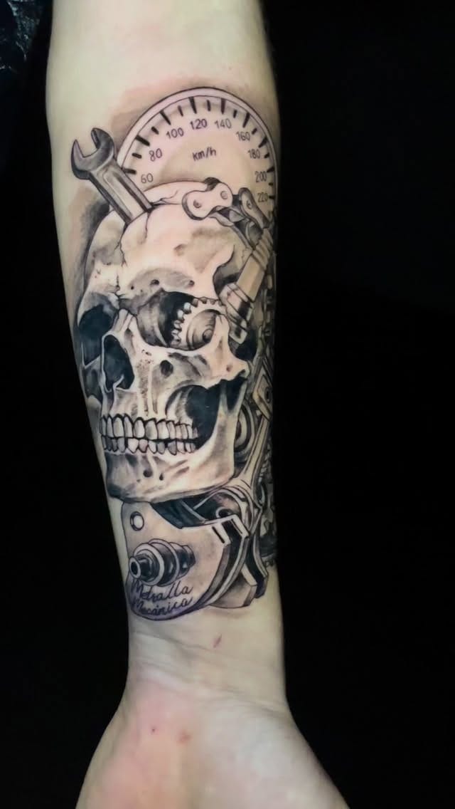 Post 8 by 𝔗𝔄𝔗𝔗𝔒𝔒4𝔈𝔙𝔈ℜ on Instagram (video)
