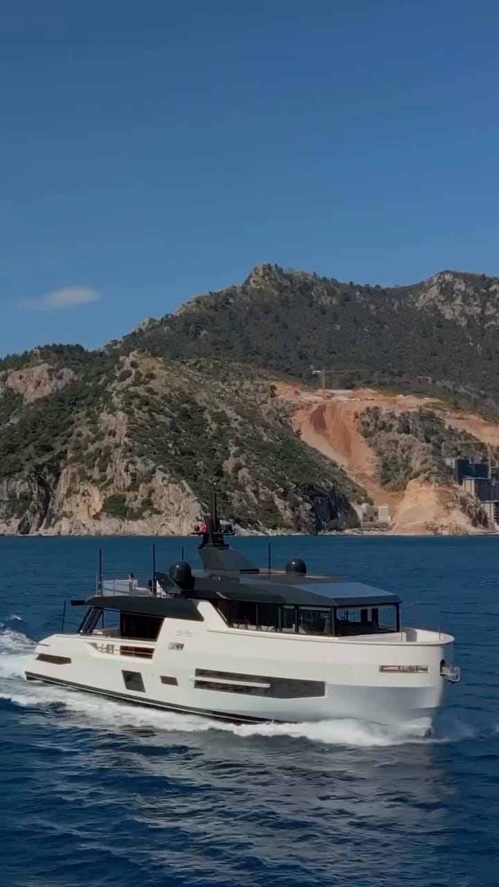 Post 10 by Smart Yachts | Sales, Construction, Charter on Instagram (video)