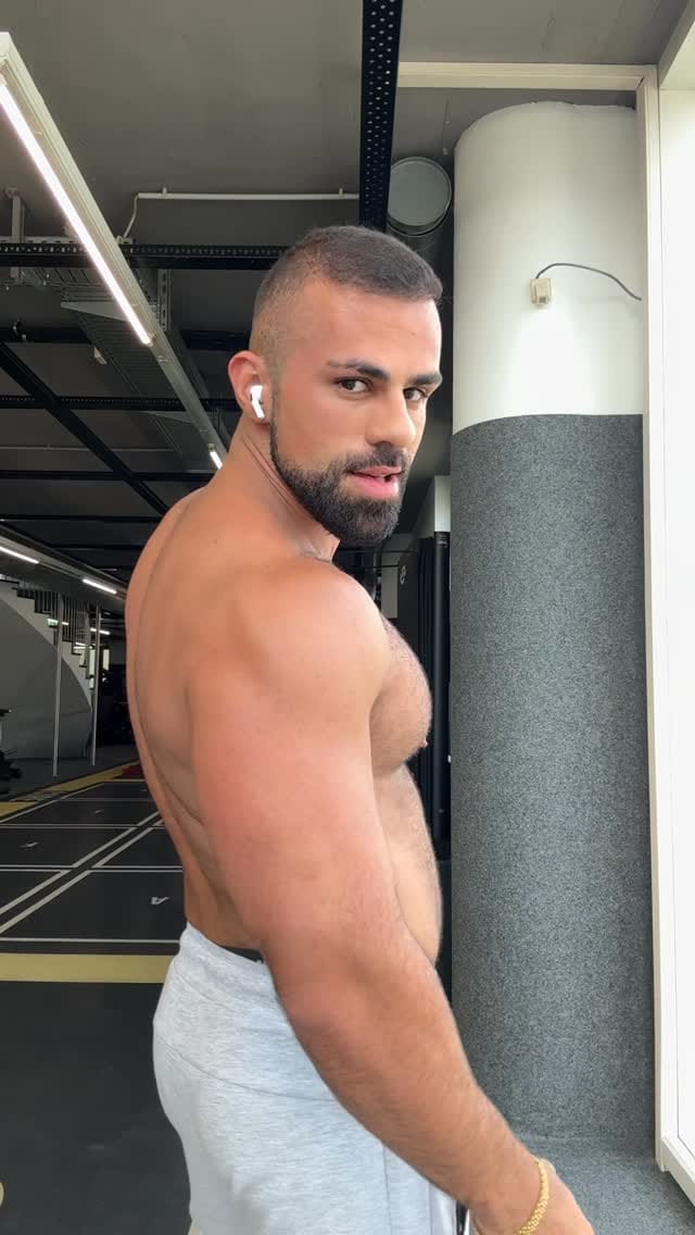 Post 4 by @gent_ely on Instagram (video)