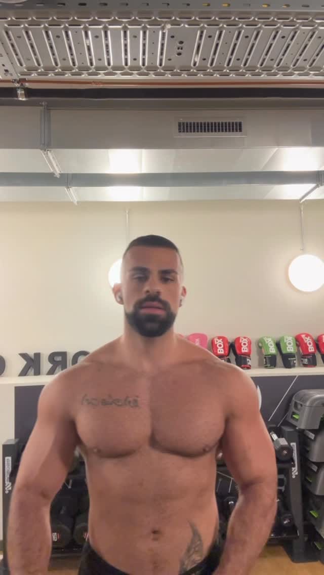 Post 3 by @gent_ely on Instagram (video)