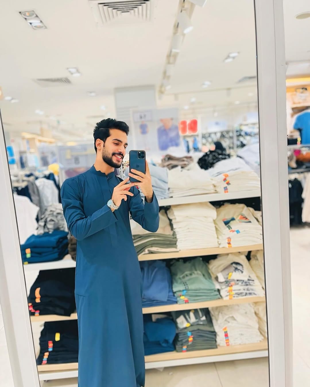 Post 10 by حيدر العابدي on Instagram (carousel)