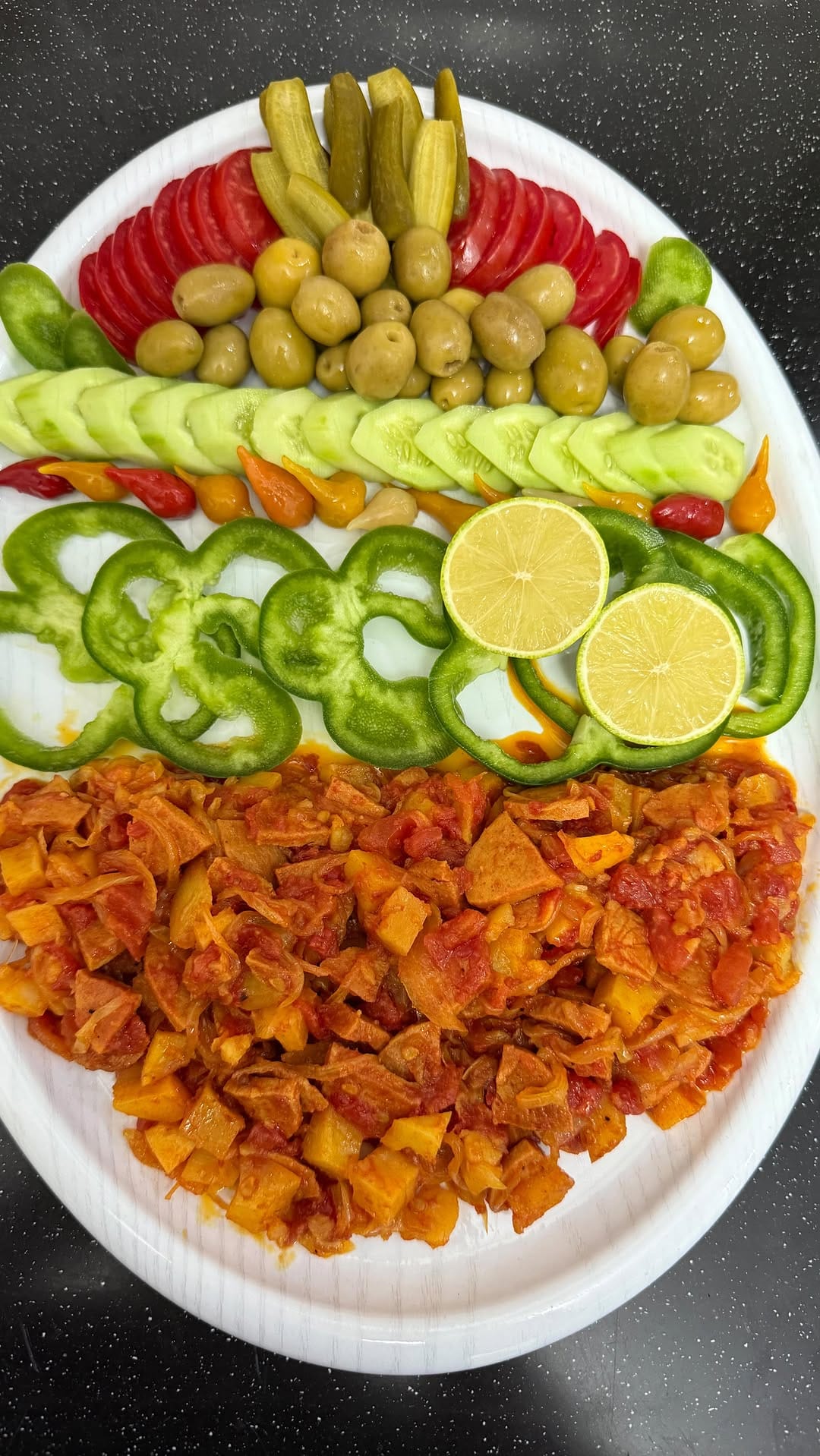 Post 4 by آشپزخانه من on Instagram (video)