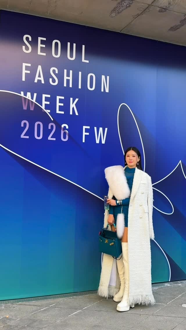 Post 4 by HAN JI YOUNG on Instagram (video)