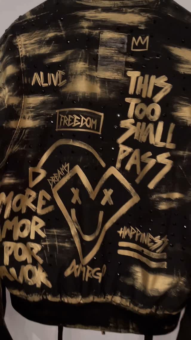 Post 10 by A M R G O. on Instagram (video)