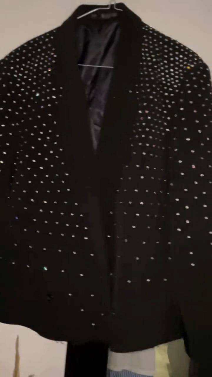 Post 1 by A M R G O. on Instagram (video)