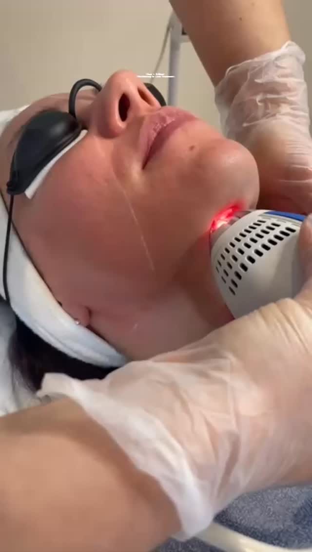 Post 8 by Elenique Skin Clinic on Instagram (video)
