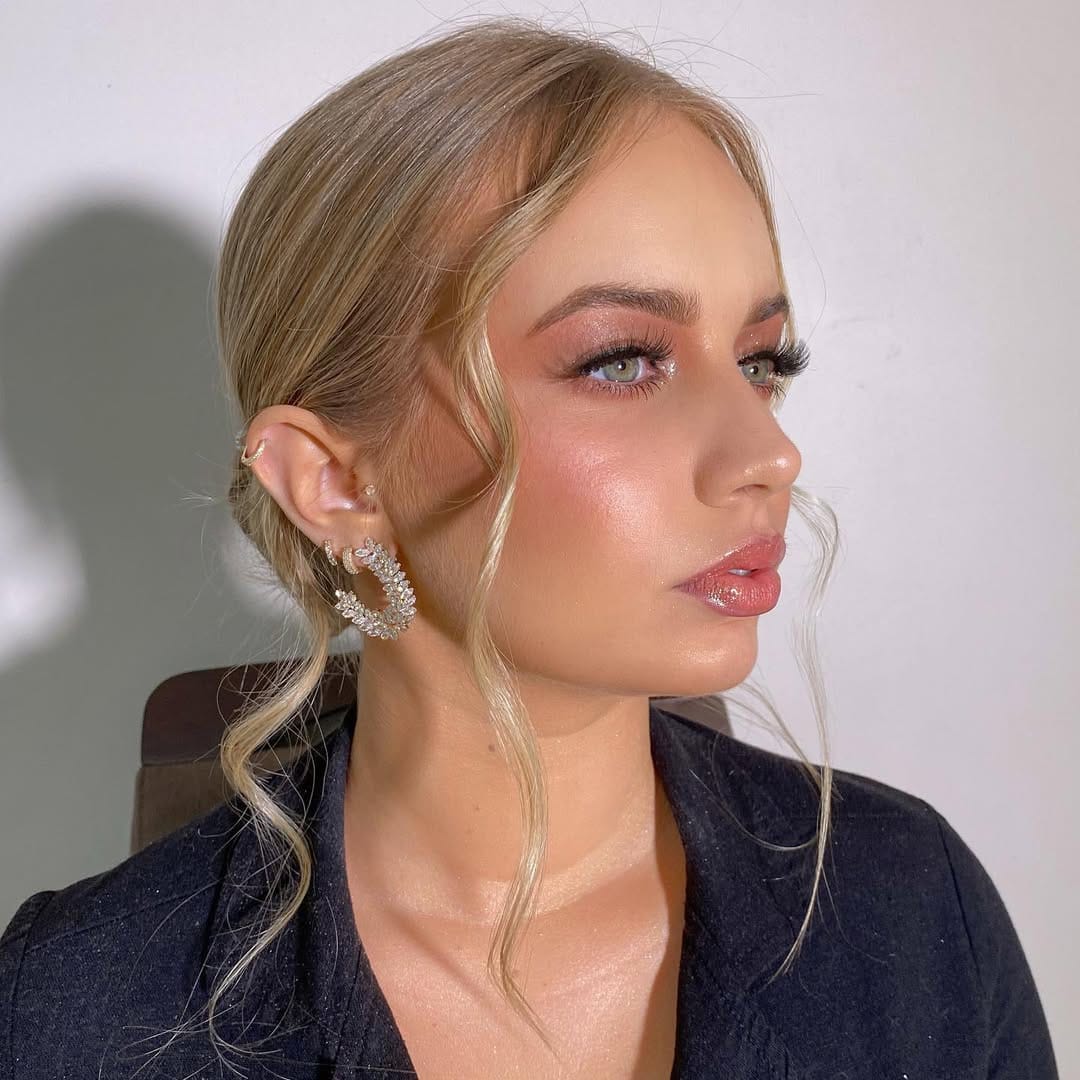 Post 1 by Giúlia Zimmer on Instagram (carousel)