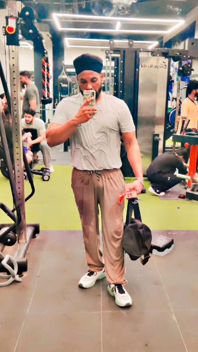 Post 6 by Ravinder Gill on Instagram (video)