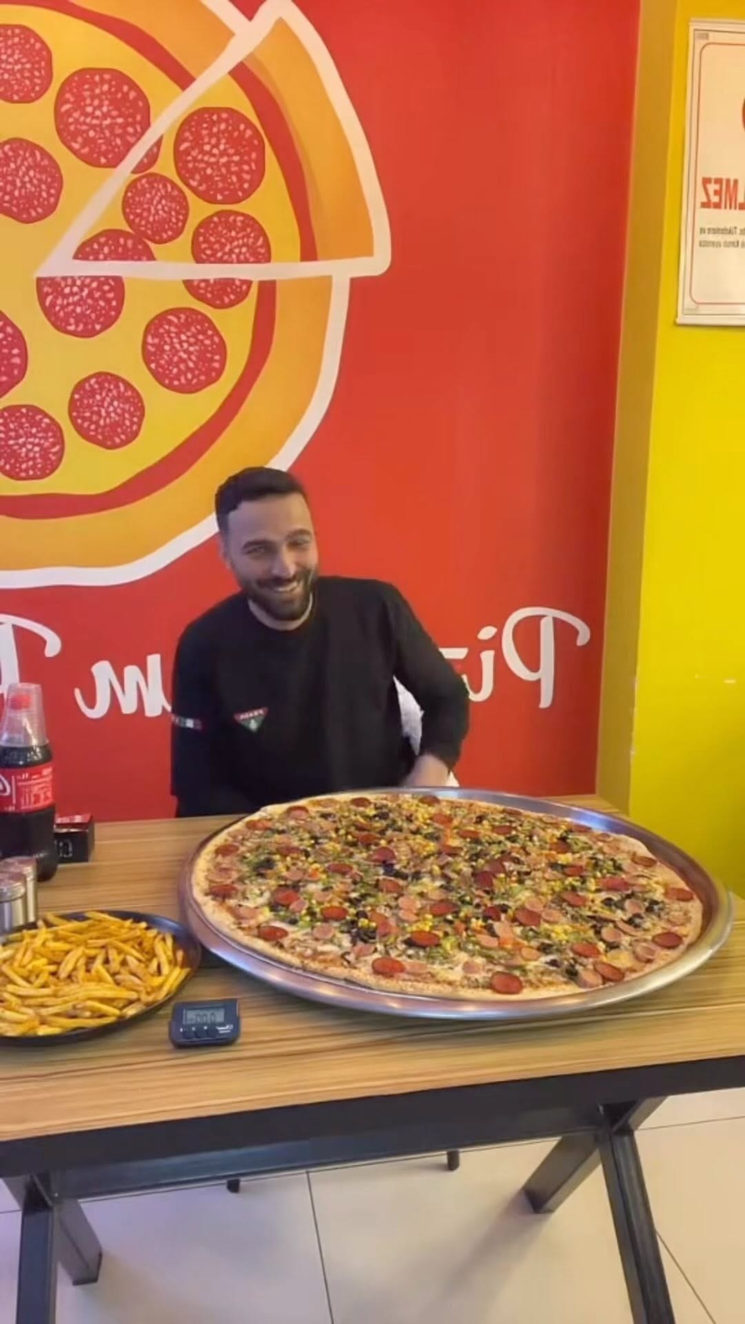 Post 3 by Pizzagram on Instagram (video)