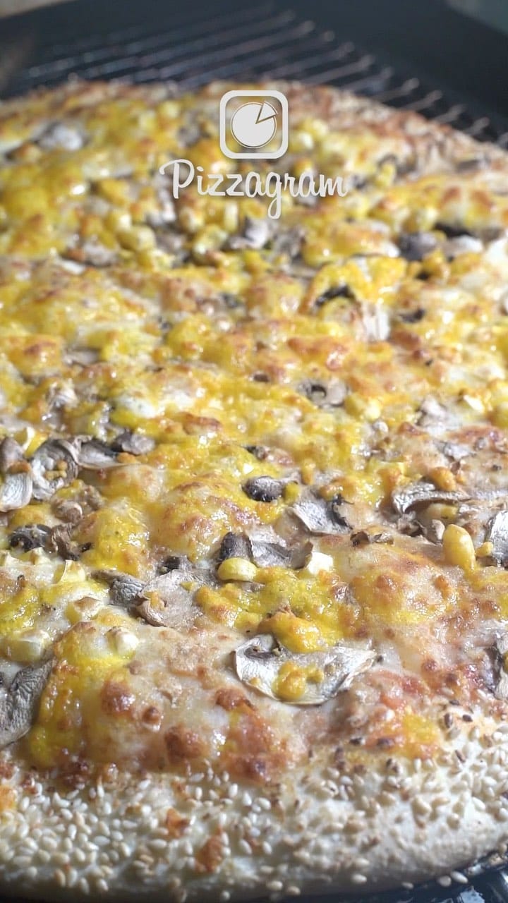 Post 7 by Pizzagram on Instagram (video)