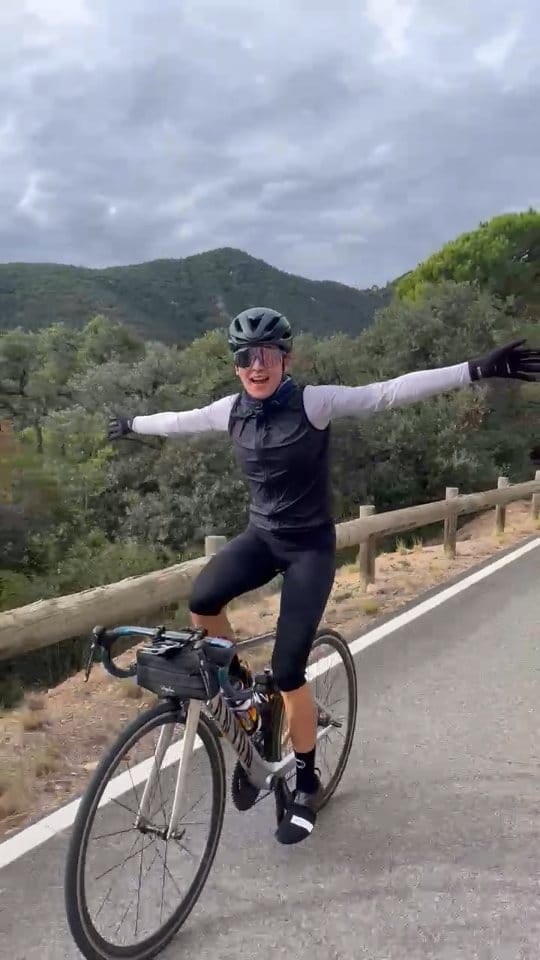 Post 4 by Vane De la Torre on Instagram (video)