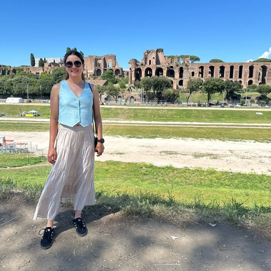 Post 10 by Vane De la Torre on Instagram (carousel)