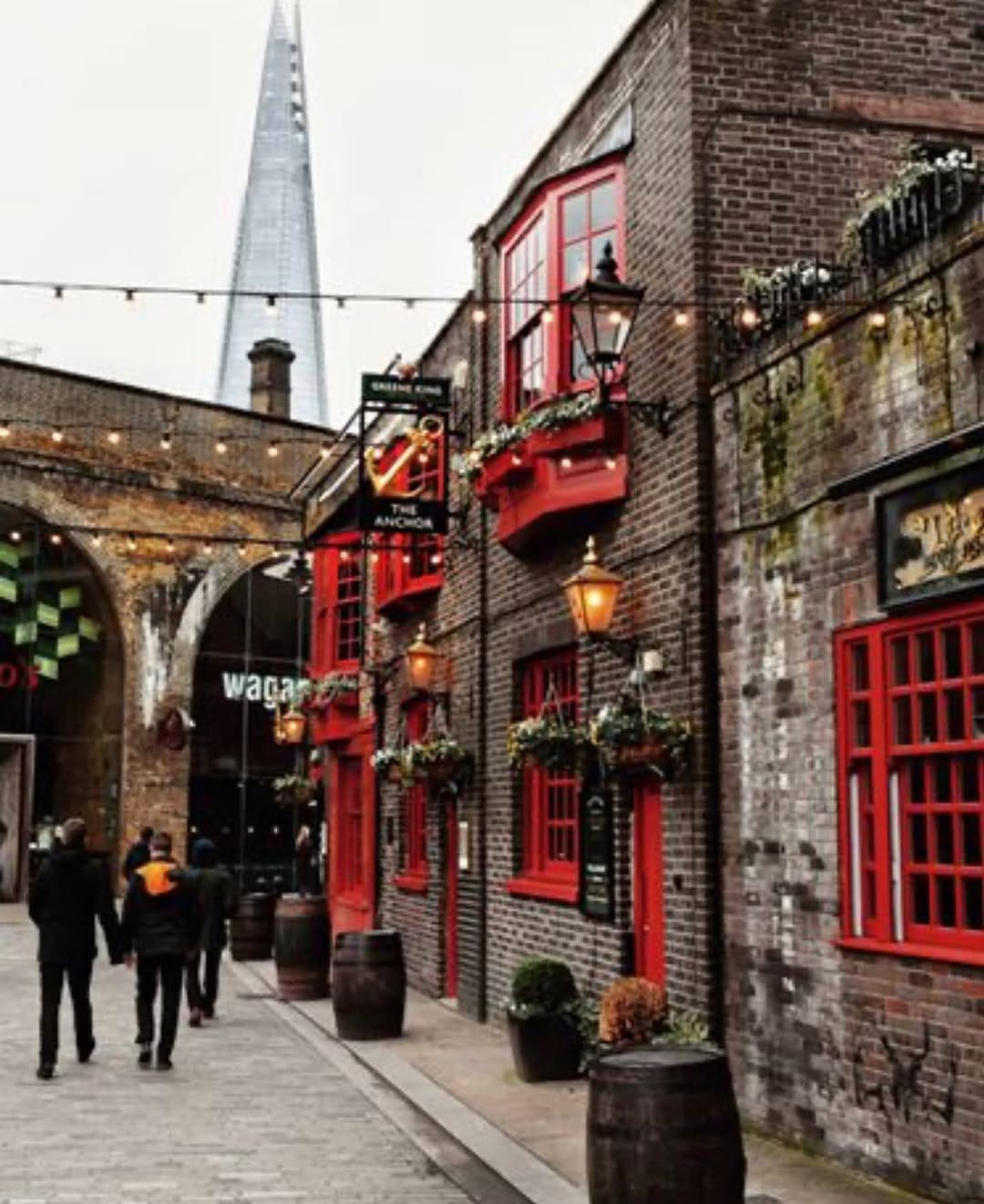 Post 9 by @prettylondoncity on Instagram (image)