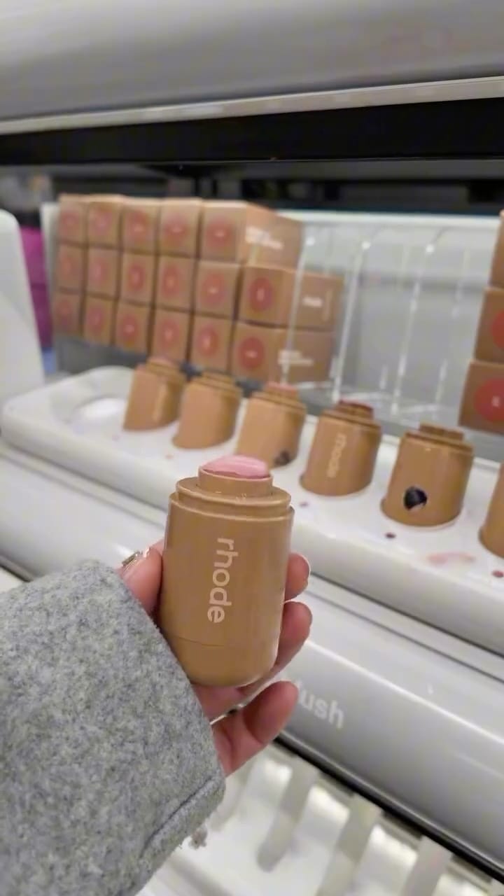 Post 3 by 𝒷𝑒𝒶𝓊𝓉𝓎 𝓉𝒾𝓅𝓈 𝒷𝓎 𝒶𝓃𝒹𝓎 on Instagram (video)