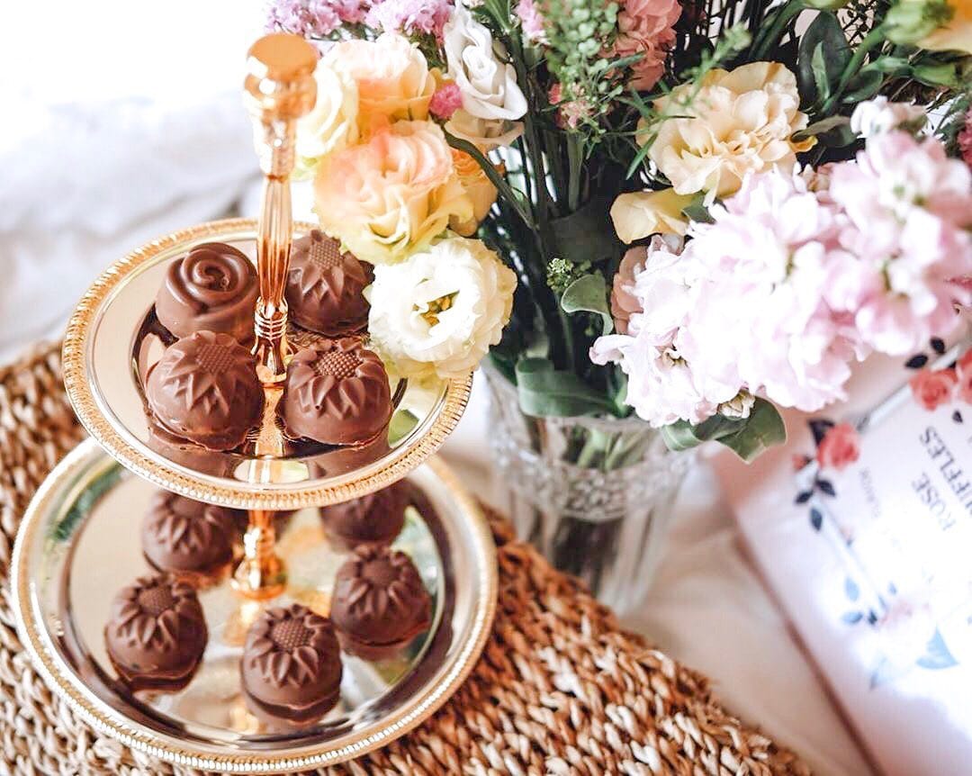 Post 10 by 𝙍𝙊𝙎𝙀 𝙏𝙍𝙐𝙁𝙁𝙇𝙀𝙎 on Instagram (image)