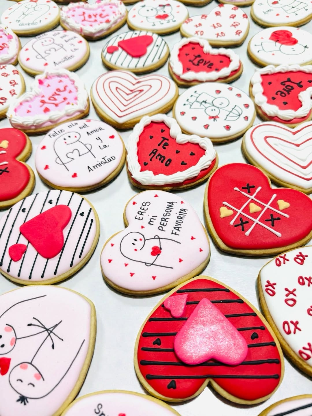 Post 7 by Dulces Ilusiones, Pasteles y Cursos de Pastelería on Instagram (carousel)