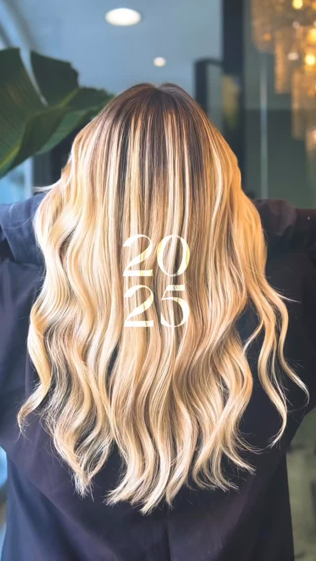 Post 7 by Charme&Cheveux Suite on Instagram (video)
