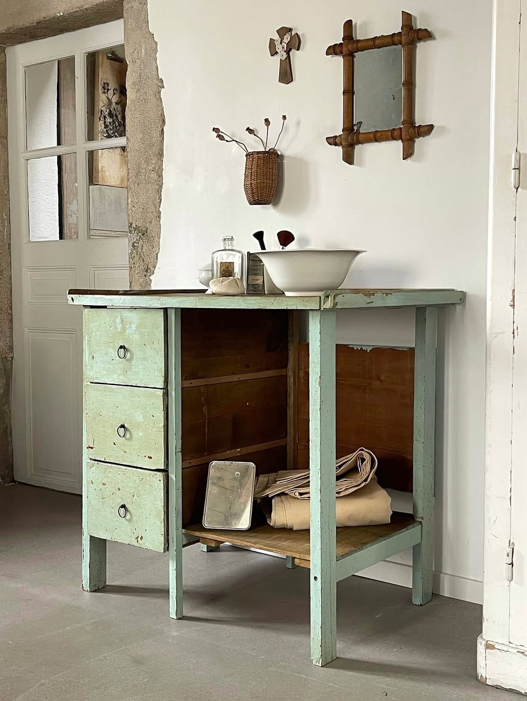 Post 9 by [RE]décoration on Instagram (carousel)