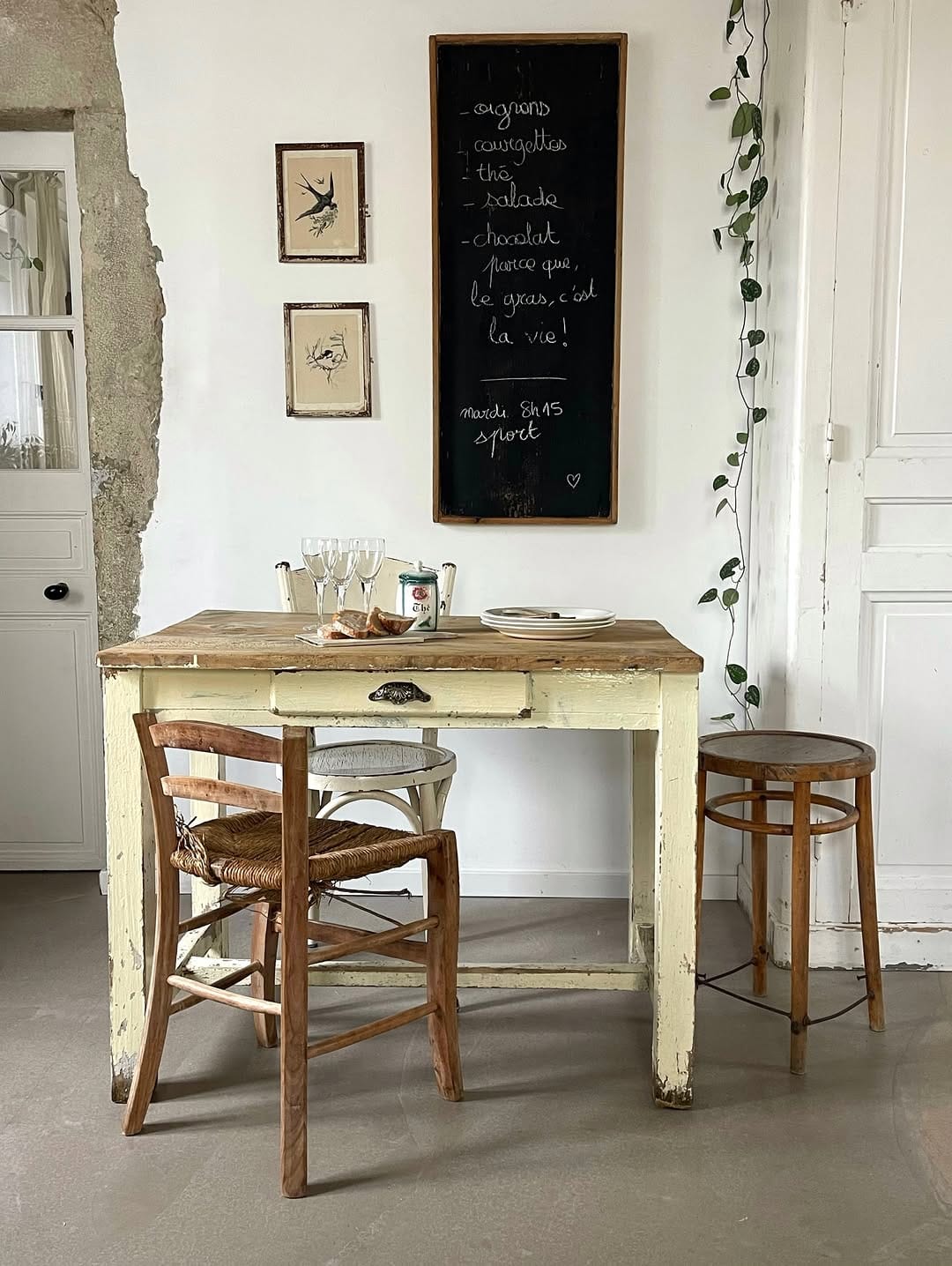 Post 6 by [RE]décoration on Instagram (carousel)