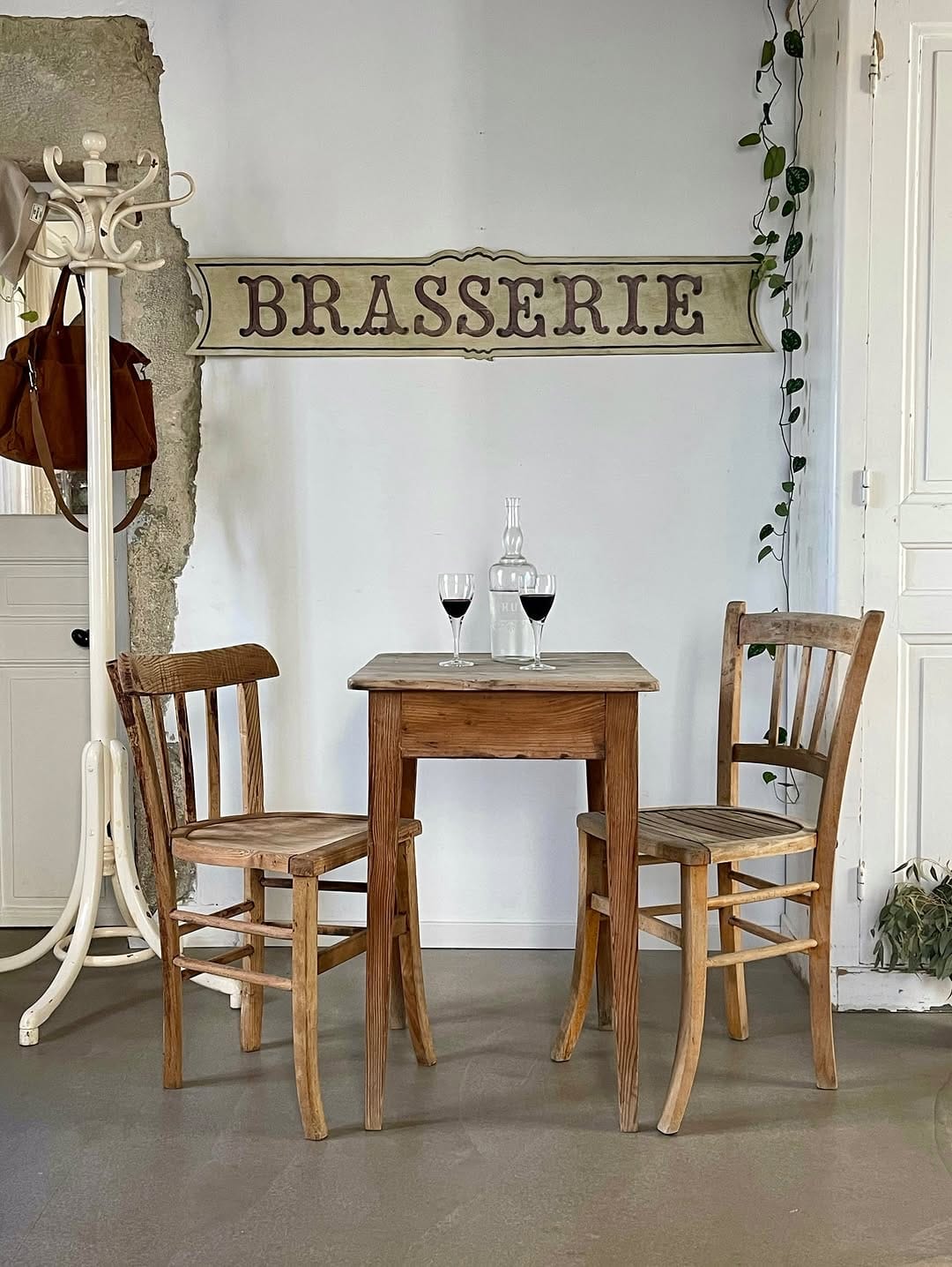 Post 2 by [RE]décoration on Instagram (carousel)