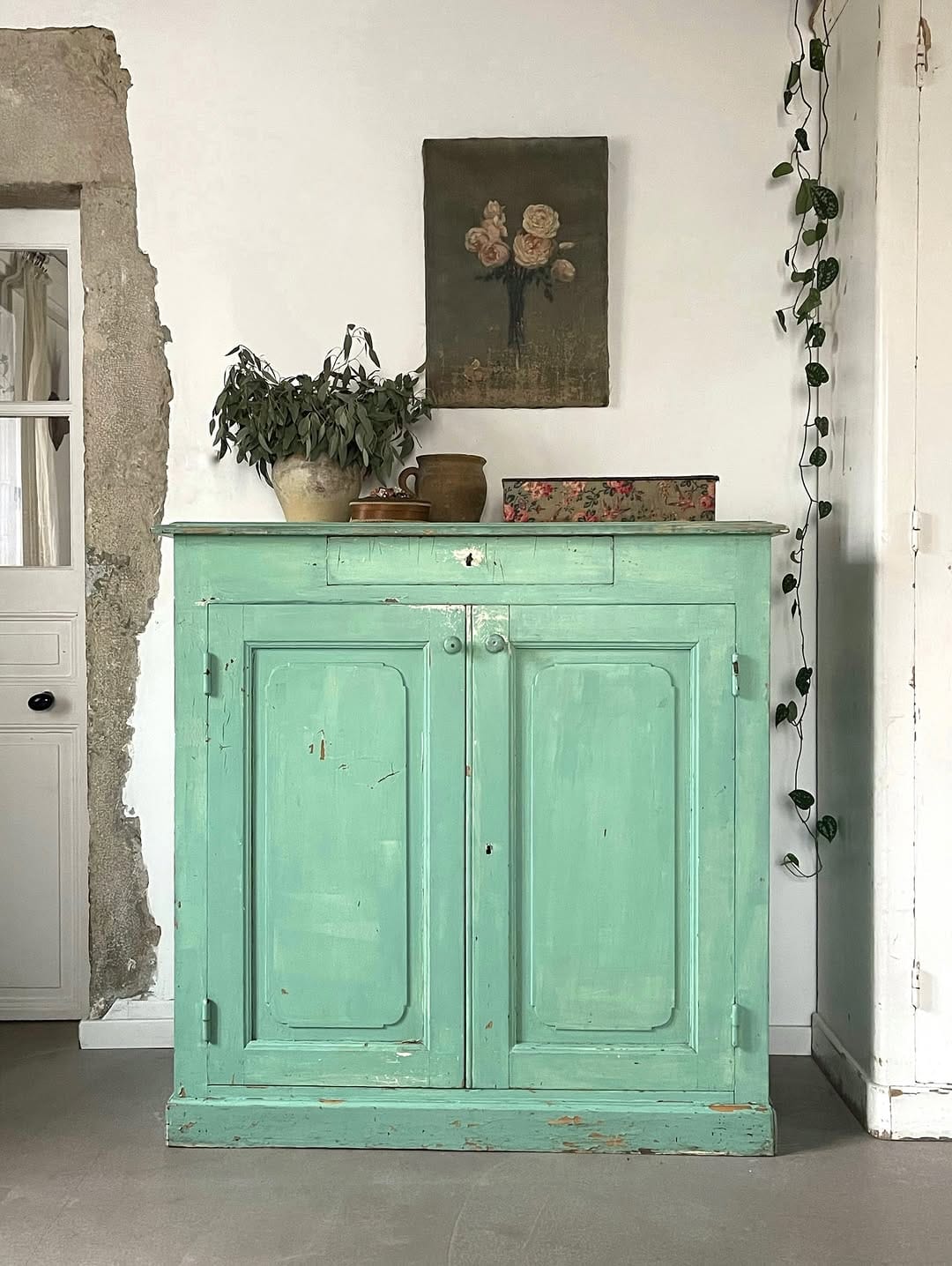 Post 4 by [RE]décoration on Instagram (carousel)