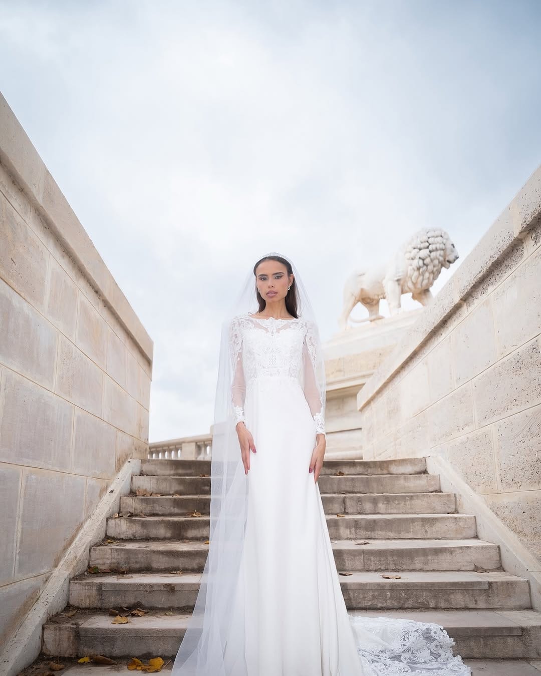 Post 5 by LOCATION ET VENTE ROBE DE MARIÉE on Instagram (carousel)