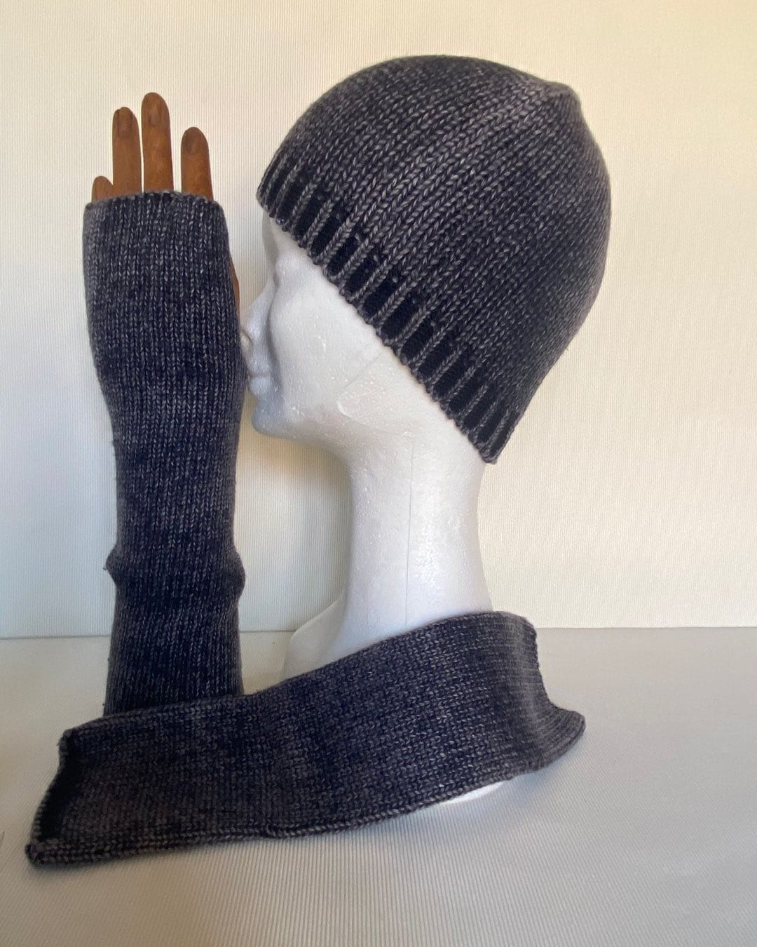 Post 6 by Gloves Alberta on Instagram (image)