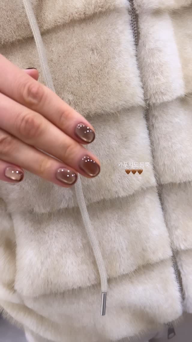 Post 8 by 천안 쏭언니네일 대표원장 조송희 네일수강 on Instagram (video)