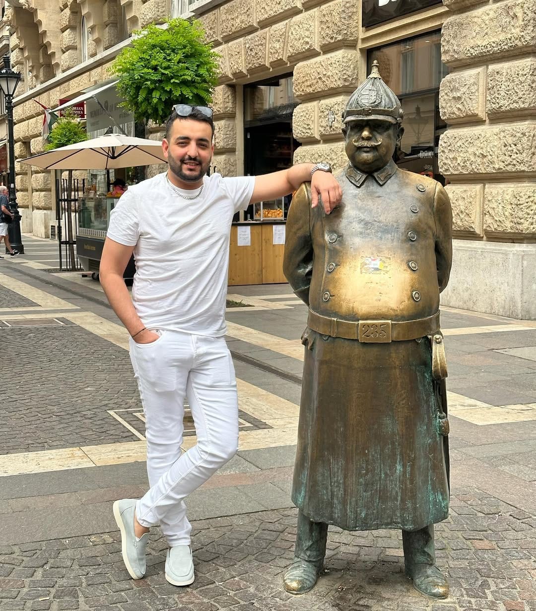 Post 5 by Younes Zarqoun on Instagram (carousel)