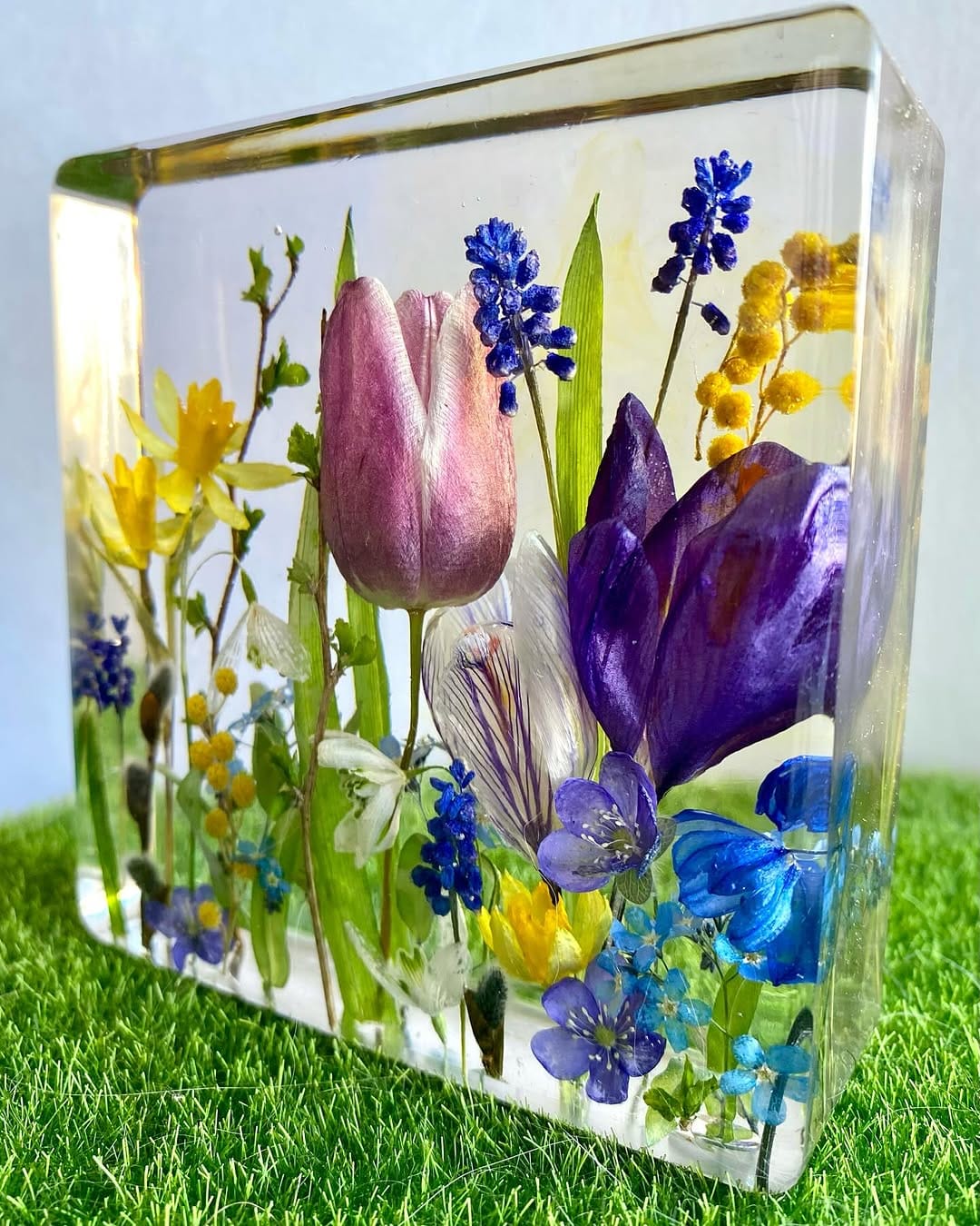 Post 9 by Resin Jewelry with Real Plants on Instagram (carousel)