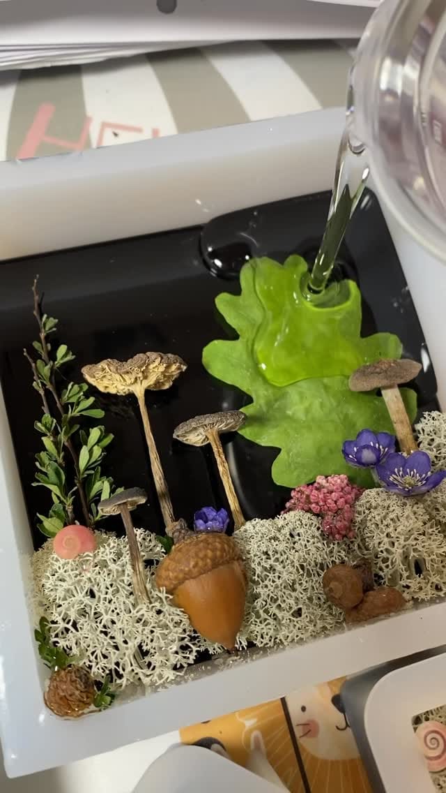 Post 8 by Resin Jewelry with Real Plants on Instagram (video)