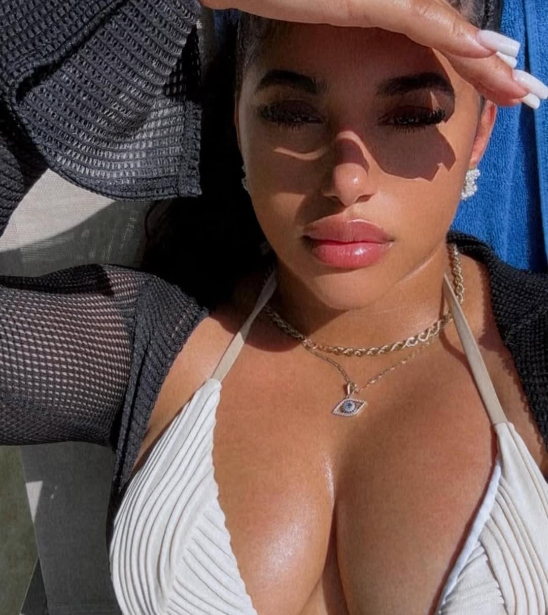 Post 2 by 𝒞𝓁𝑒𝒾𝓇𝓎 𝓅𝑜𝓁𝒶𝓃𝒸𝑜 🥥 on Instagram (carousel)