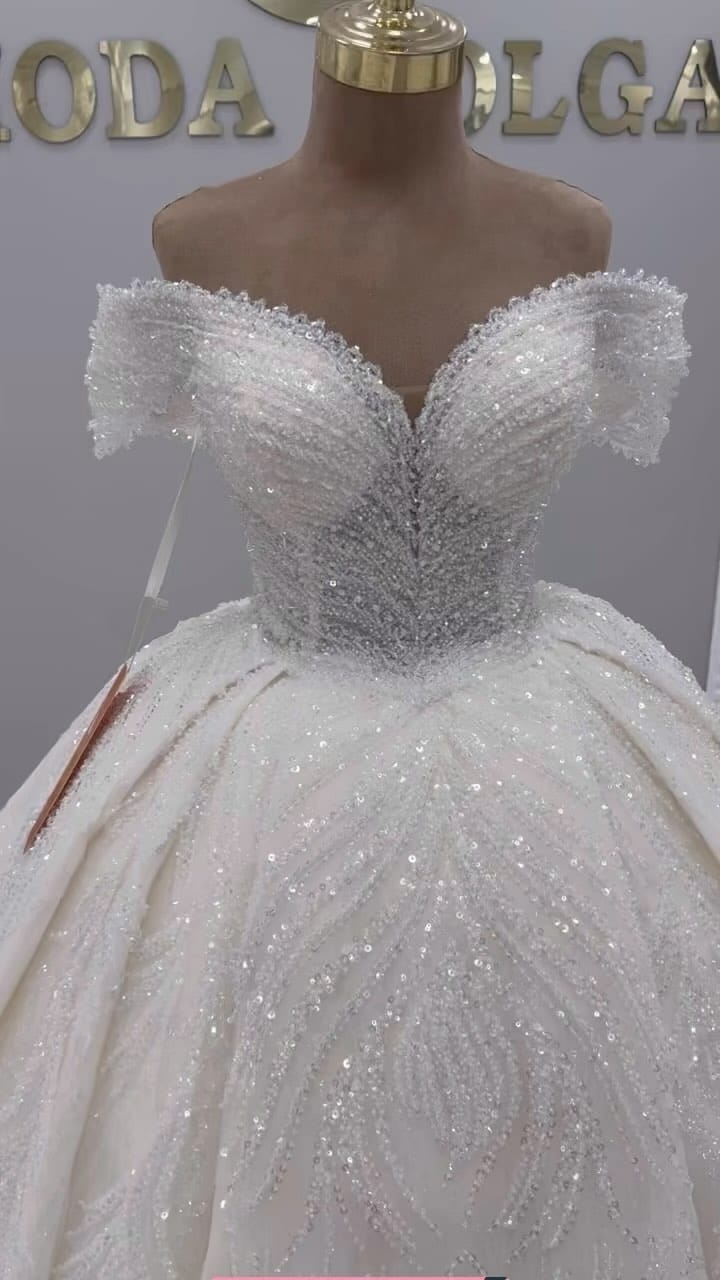 Post 10 by MODATOLGA on Instagram (video)