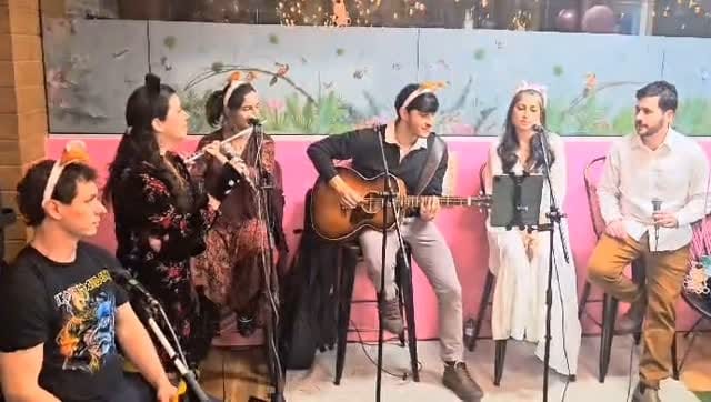 Post 6 by Alice Guimaraes on Instagram (video)