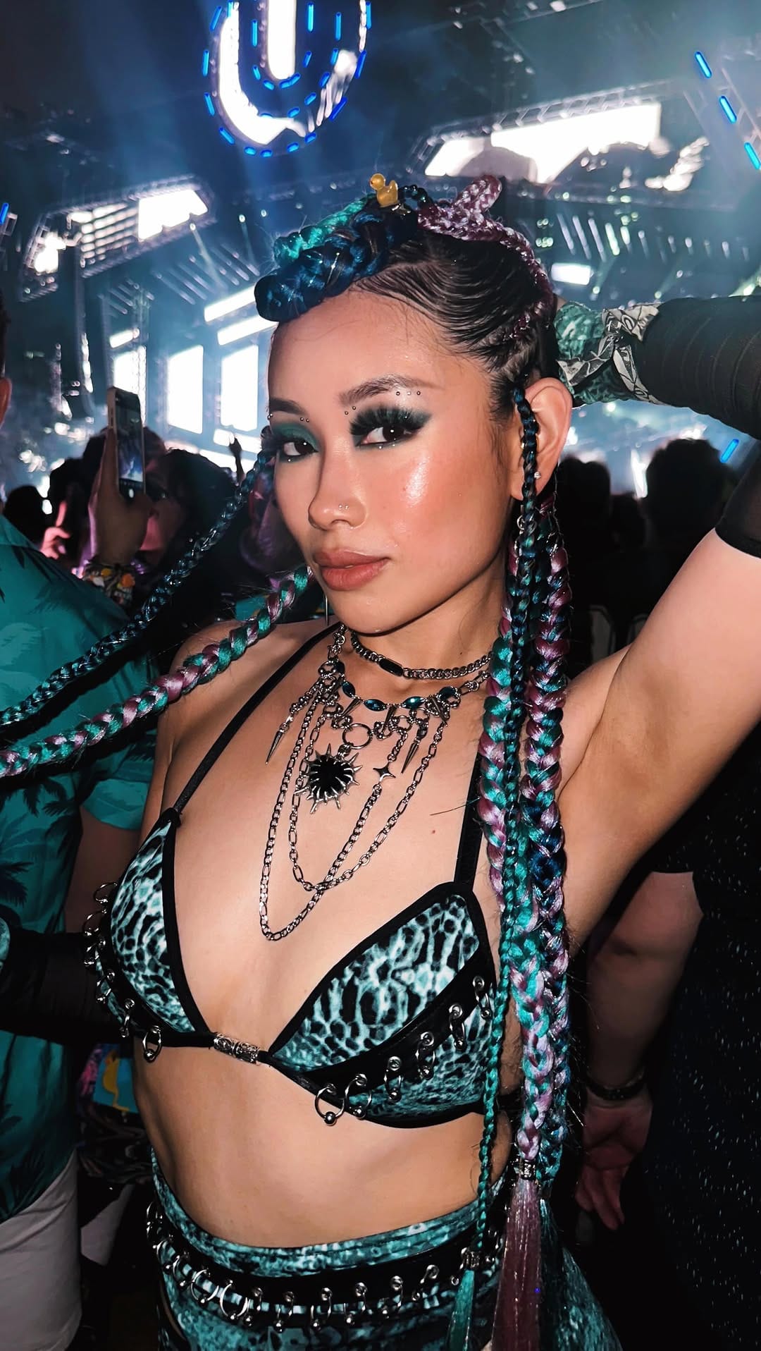 Post 2 by ♡  E V E L Y N  ♡ on Instagram (video)