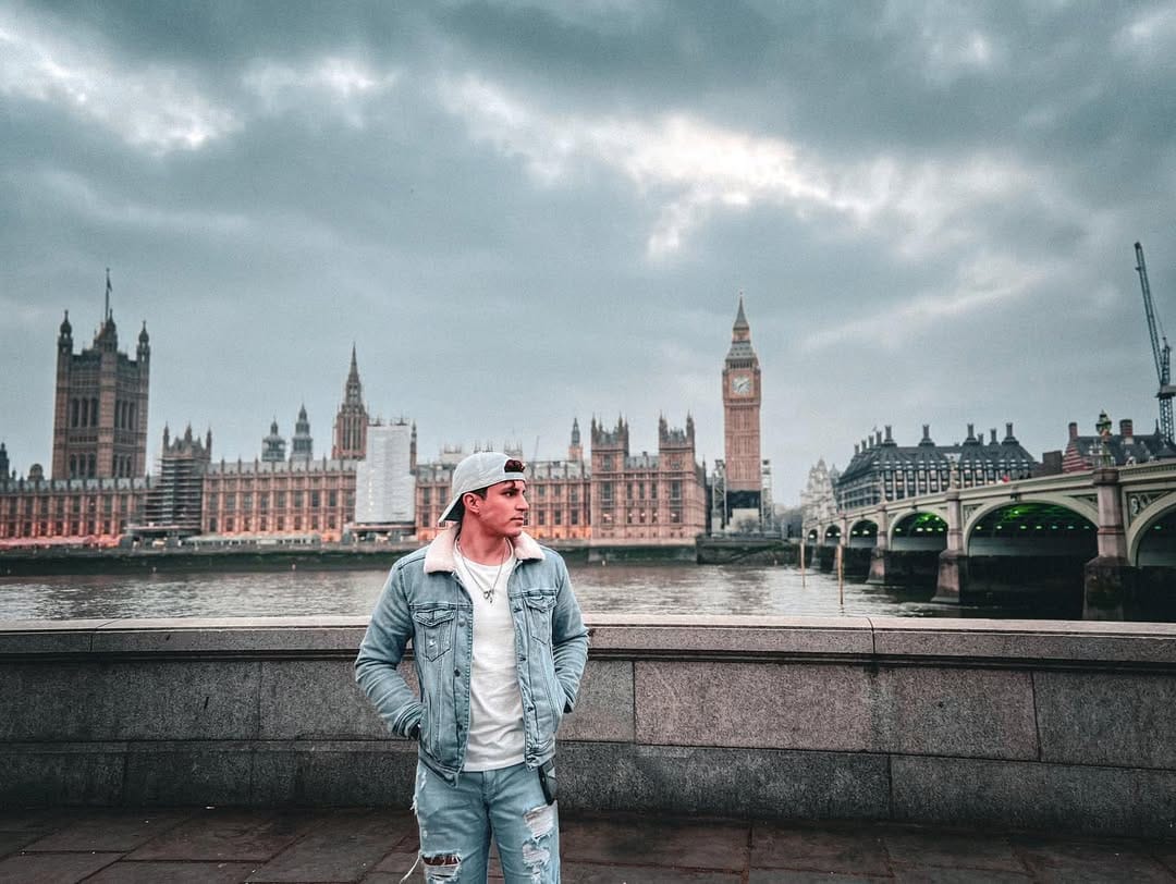 Post 5 by Cristian on Instagram (carousel)