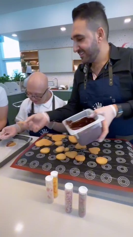 Post 10 by Abdulrahman Alshuqairi/pastry chef on Instagram (video)