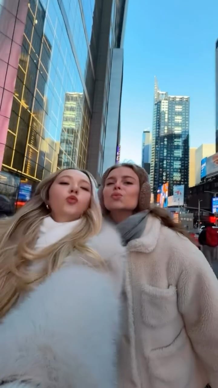 Post 4 by Jana Kislats on Instagram (video)