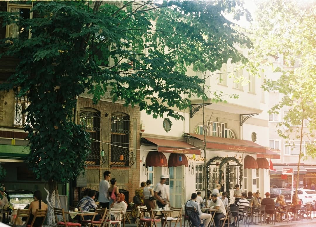 Post 8 by Merve on Instagram (image)